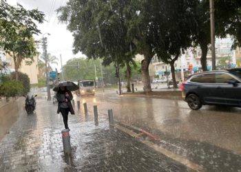 Las lluvias en Israel provocan inundaciones en pleno verano
