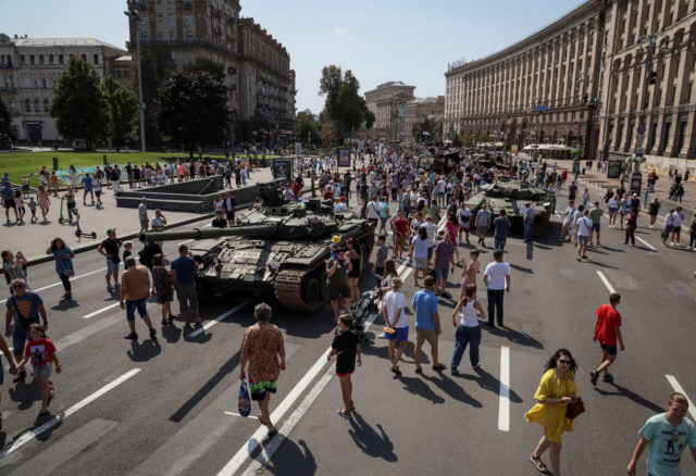 Ucrania prohíbe las celebraciones del Día de la Independencia por temor a bombardeos rusos