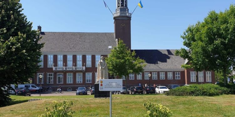 Ciudad holandesa renombra una plaza en honor a un alcalde que ayudó a los nazis
