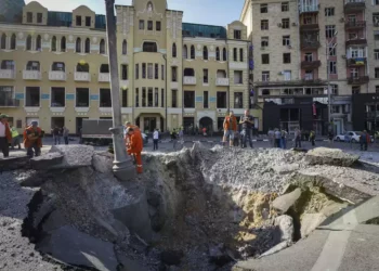 Rusia bombardea cerca de la central nuclear ucraniana de Zaporizhzhia