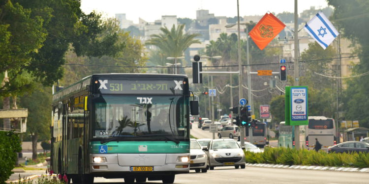 El transporte público en Israel será gratuito para mayores de 75 años