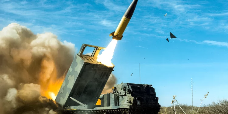 ATACMS: El arma con la que Ucrania podría atacar a Rusia a 186 millas de distancia