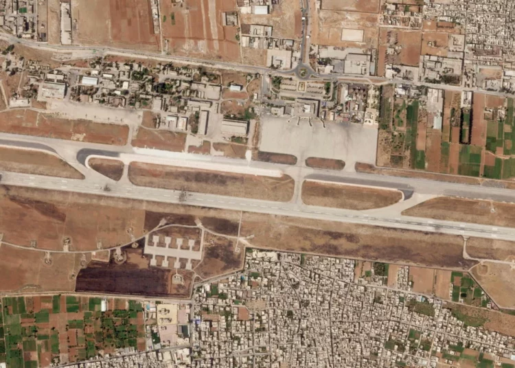 El aeropuerto de Alepo vuelve a abrir tras los supuestos ataques israelíes