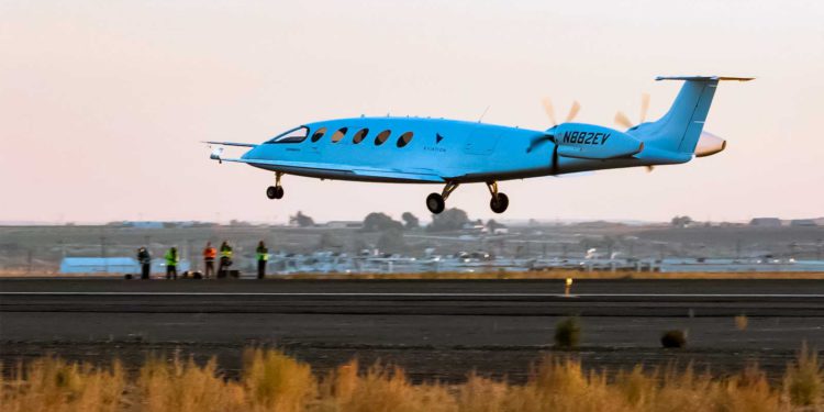 El prototipo de avión eléctrico de una empresa israelí-estadounidense realiza su primer vuelo