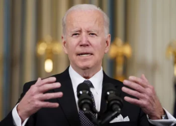 Biden insta a Putin a no utilizar armas nucleares tácticas en Ucrania