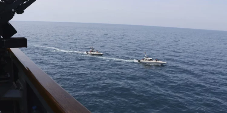 Irán incauta brevemente dos buques no tripulados de la Marina estadounidense en el mar Rojo