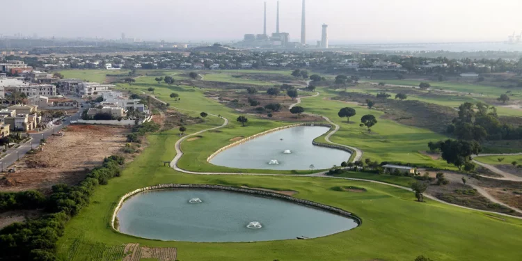 Eilat anuncia un campo de golf en el desierto, mientras el turismo israelí se expande