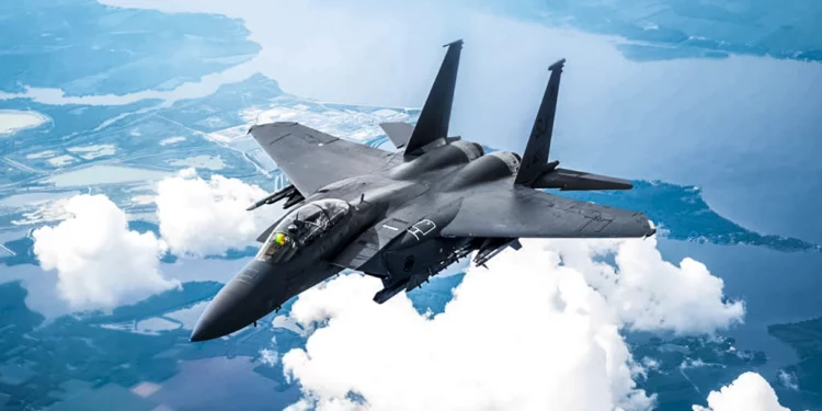 43 cazas F-15E de la USAF recibirán mejoras de guerra electrónica
