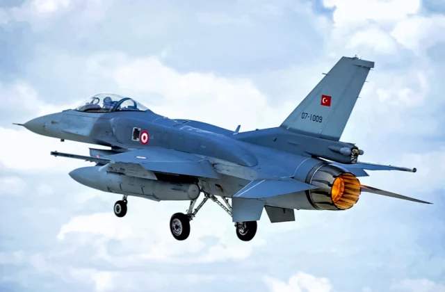 Turquía lucha por conseguir la aprobación de los F-16 de Estados Unidos
