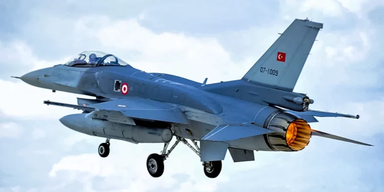 Turquía lucha por conseguir la aprobación de los F-16 de Estados Unidos