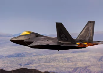 Por qué la USAF sólo tiene 186 cazas furtivos F-22 Raptor