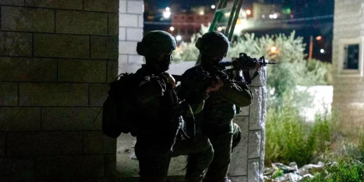 La guerra de Israel contra la ola de terrorismo continúa con detenciones nocturnas