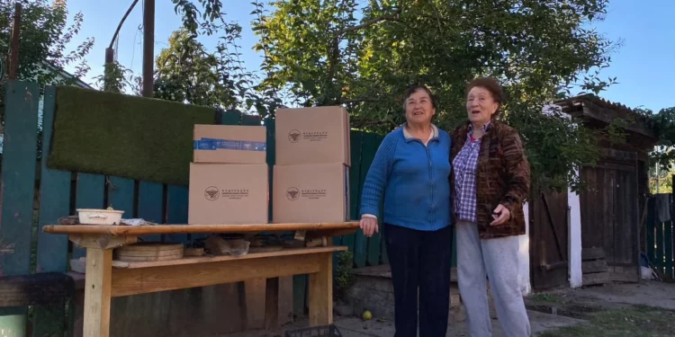 Un grupo judío distribuye suministros en las ciudades devastadas de Ucrania
