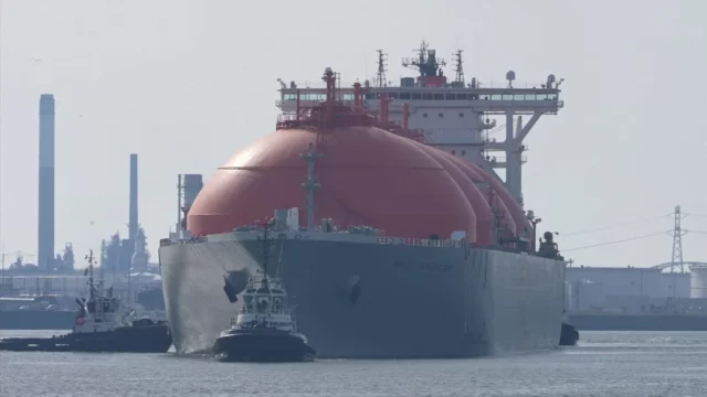 Shell detiene todos sus envíos al mar Rojo ante amenaza hutí