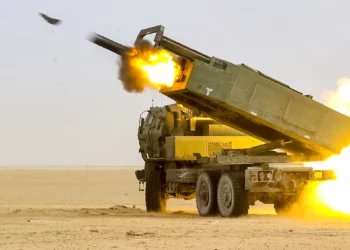 Irán afirma estar probando misiles Fath 360 “muy similares” a los HIMARS de EE.UU.