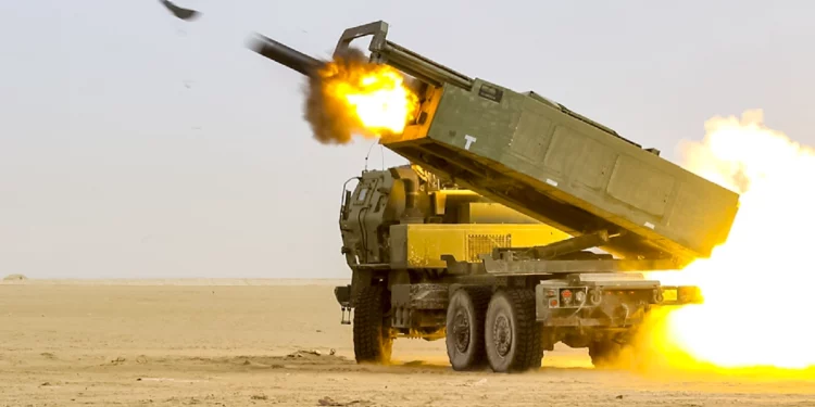 Irán afirma estar probando misiles Fath 360 “muy similares” a los HIMARS de EE.UU.