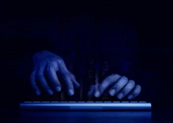 EE.UU. acusa a 3 iraníes de una amplia campaña de hackeo