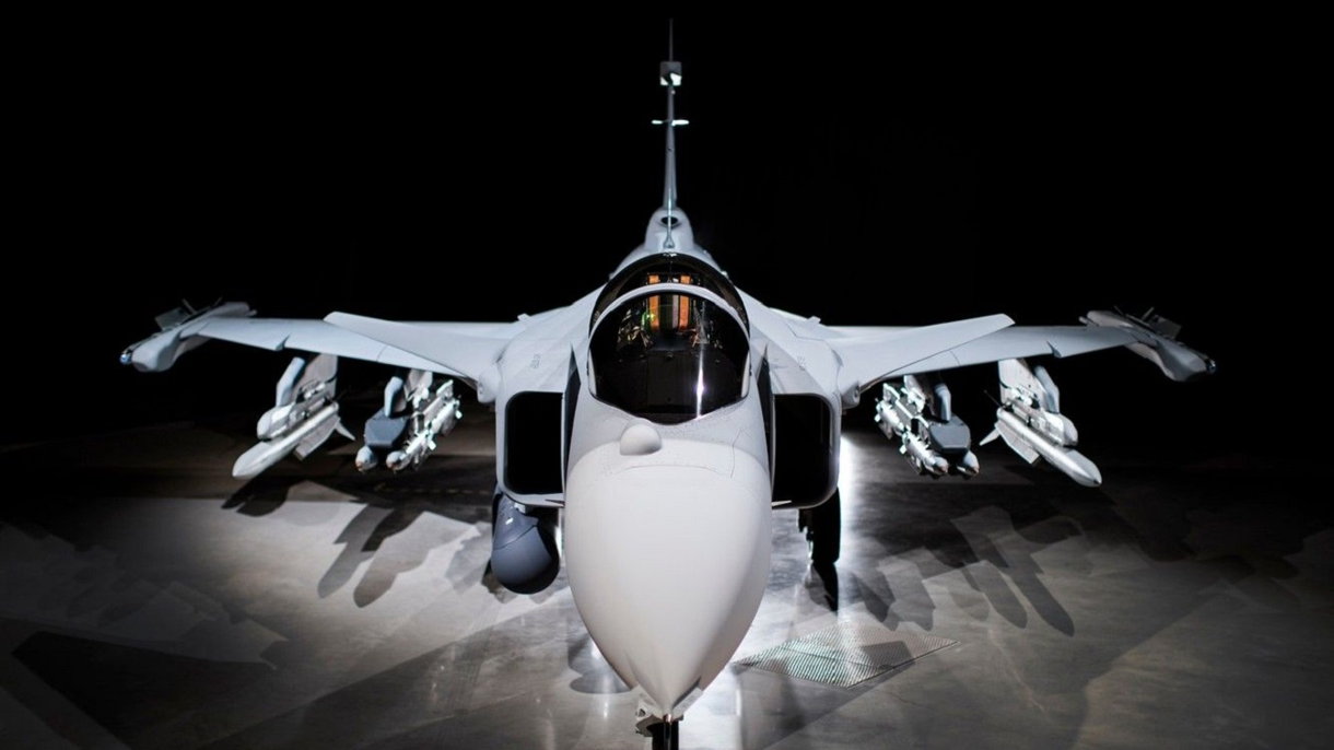 El caza sueco JAS 39 Gripen se une a la OTAN: y hará sudar a Rusia)