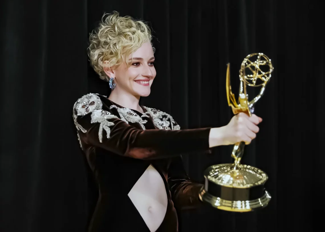 Dos actores y un productor judíos ganan un Emmy