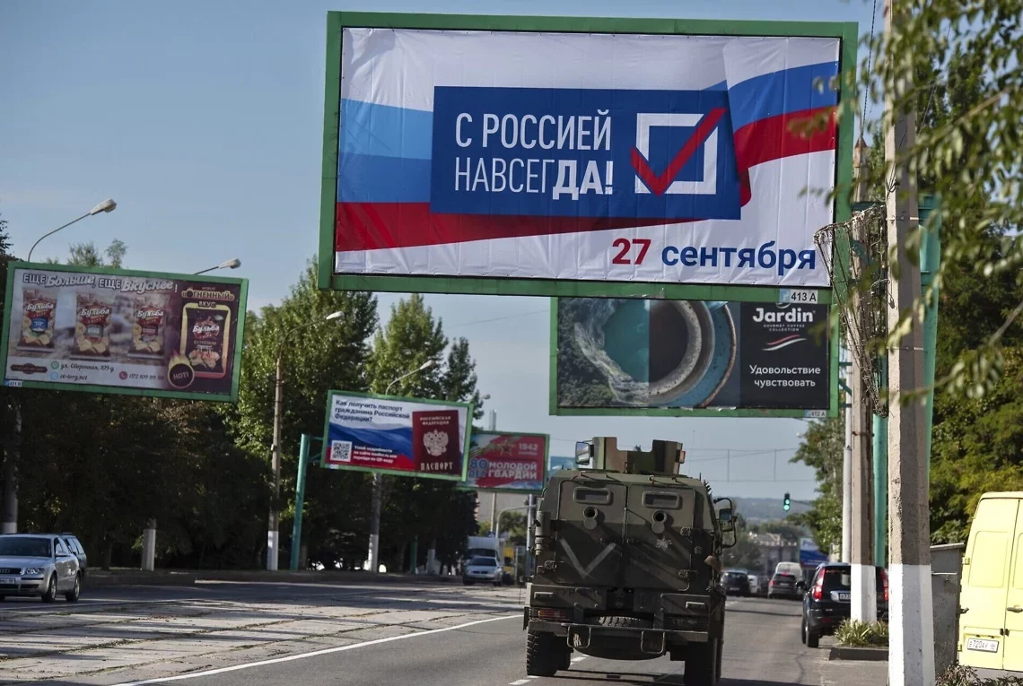 Comienza la votación falsa sobre la anexión rusa en las zonas ocupadas de Ucrania