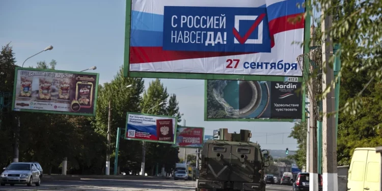 Comienza la votación falsa sobre la anexión rusa en las zonas ocupadas de Ucrania