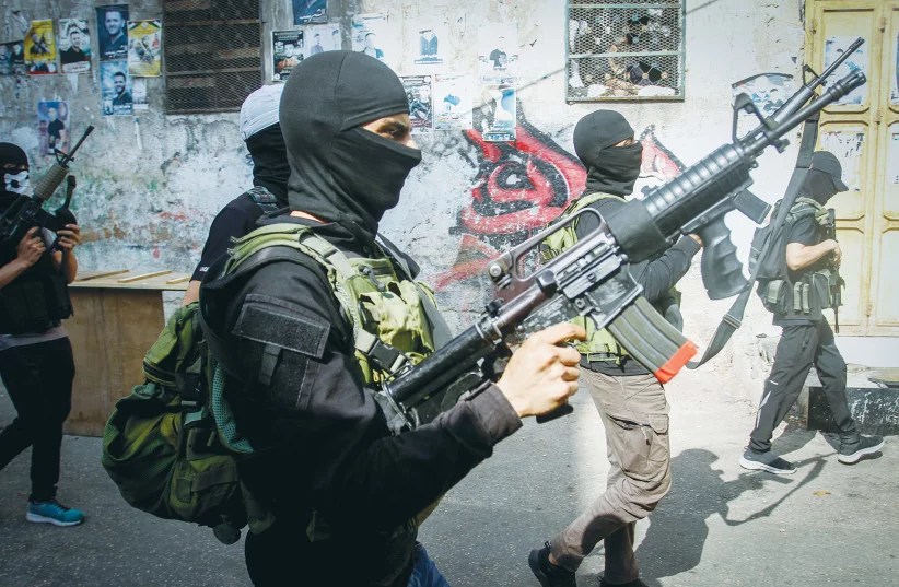 Lapid debe advertir a la ONU que Israel combatirá la ola terrorista de forma agresiva