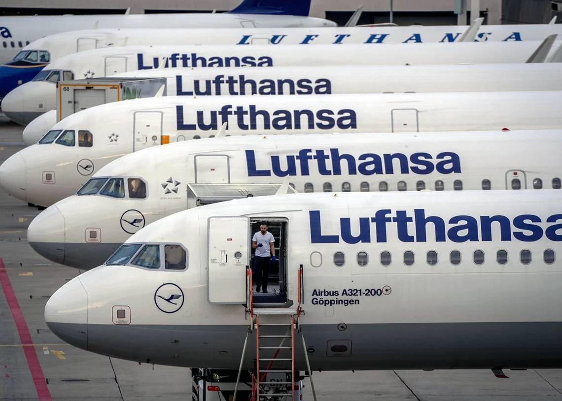Lufthansa adopta la definición de antisemitismo de la IHRA: 4 meses después de expulsar a judíos de un avión