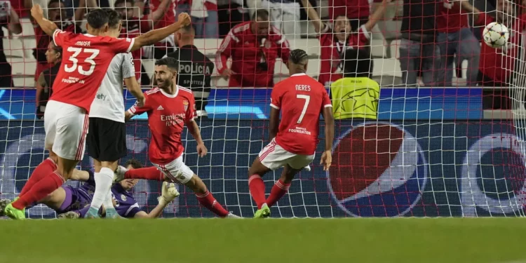 El Maccabi Haifa cae por 2-0 ante el Benfica en el arranque de la Liga de Campeones