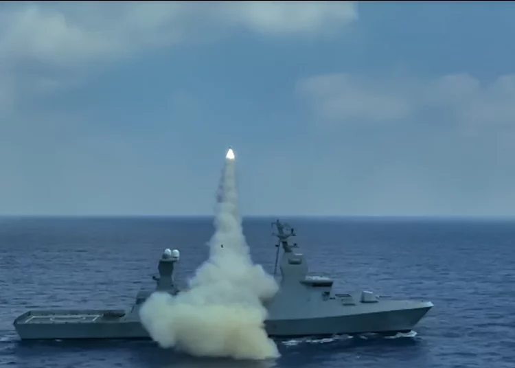 La Armada israelí prueba una nueva generación de misiles antibuque mientras se disparan las tensiones con Hezbolá