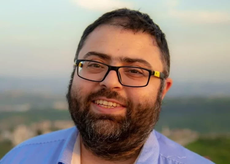 Asesinan a periodista árabe-israelí que reportaba sobre la violencia en la comunidad árabe