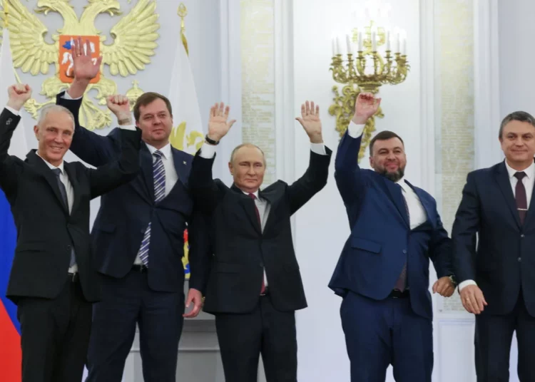 Putin se anexiona regiones ucranianas y promete utilizar “todos los medios” para proteger los territorios