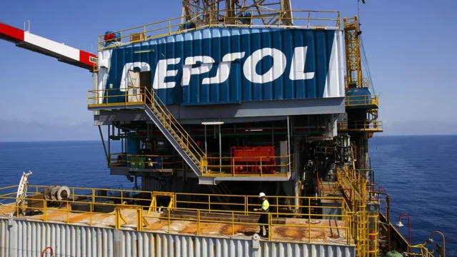 Repsol venderá una participación de $4.800 millones en su negocio de petróleo y gas
