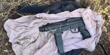Tres palestinos detenidos con un arma en la barrera de seguridad de Judea y Samaria