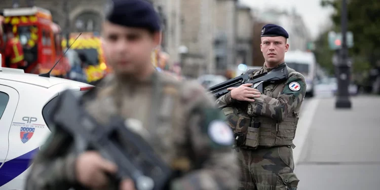 Francia advierte de amenaza de atentados por parte de yihadistas de Irak y Siria