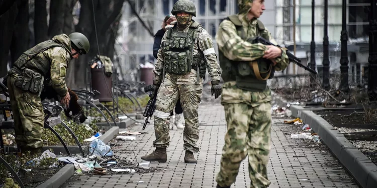 Las tropas rusas están atrapadas entre las fuerzas ucranianas y el río Dniéper