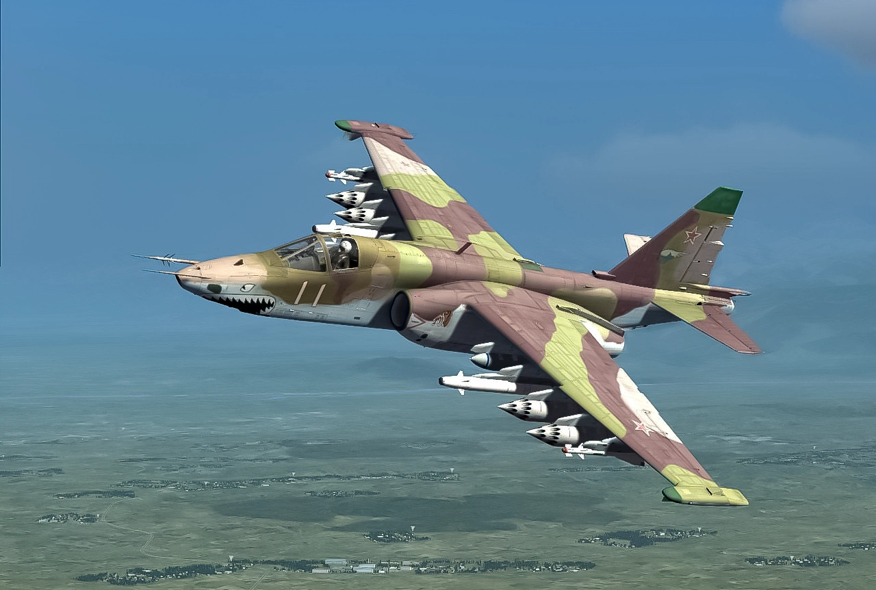 Caza ruso Su-25 pierde el control y se estrella en Crimea: Video