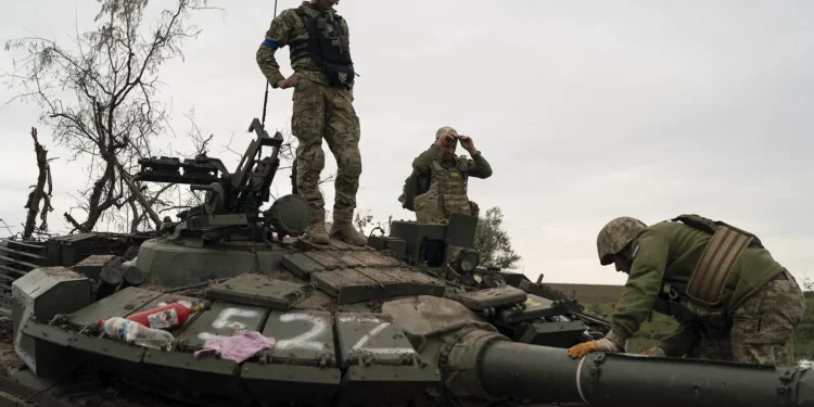Ucrania utiliza los tanques rusos capturados para apuntalar la contraofensiva