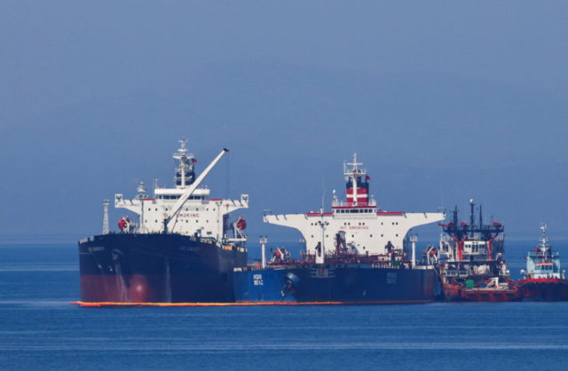 Irán liberará a la tripulación de dos petroleros griegos incautados 
