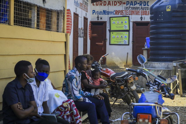 Israel advierte contra los viajes a Uganda en medio de un brote de ébola