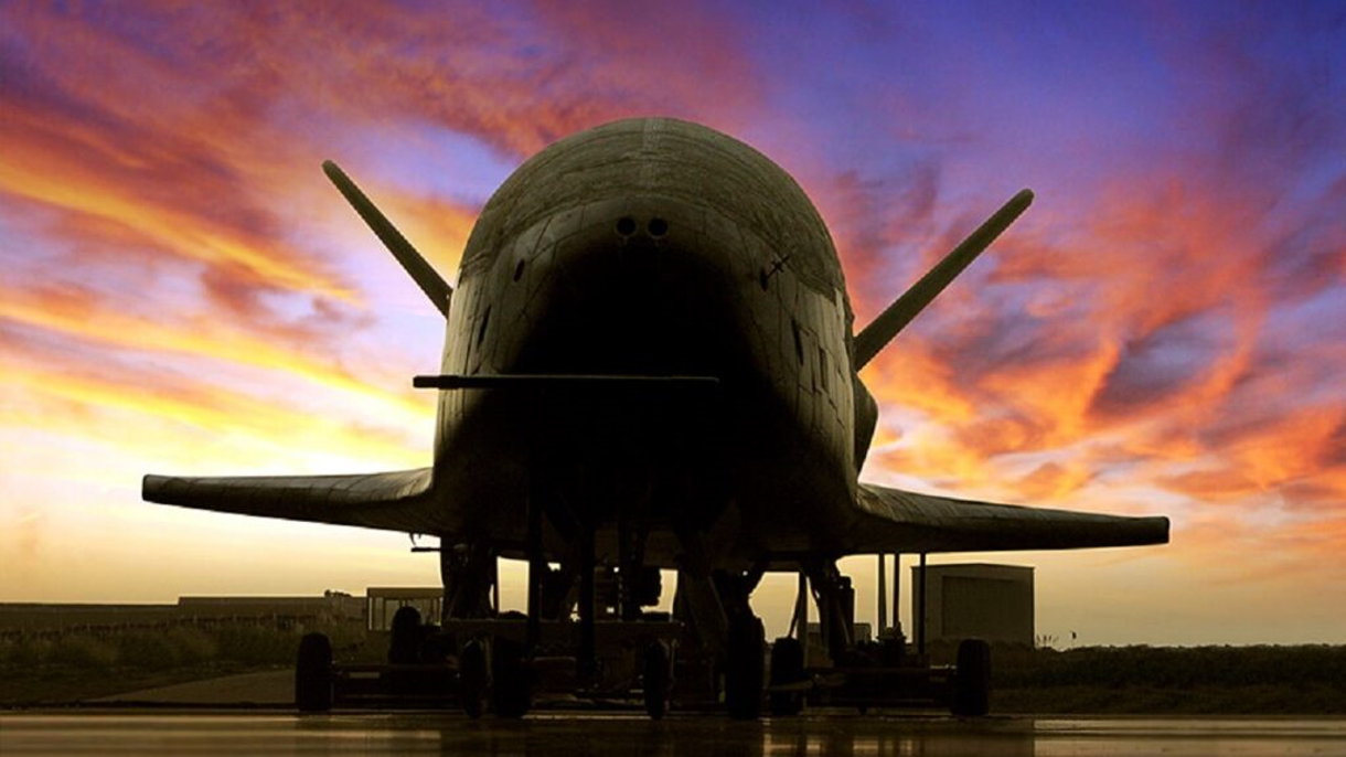 ¿Avión espacial o arma? El X-37B acaba de pasar más de 800 días en el espacio