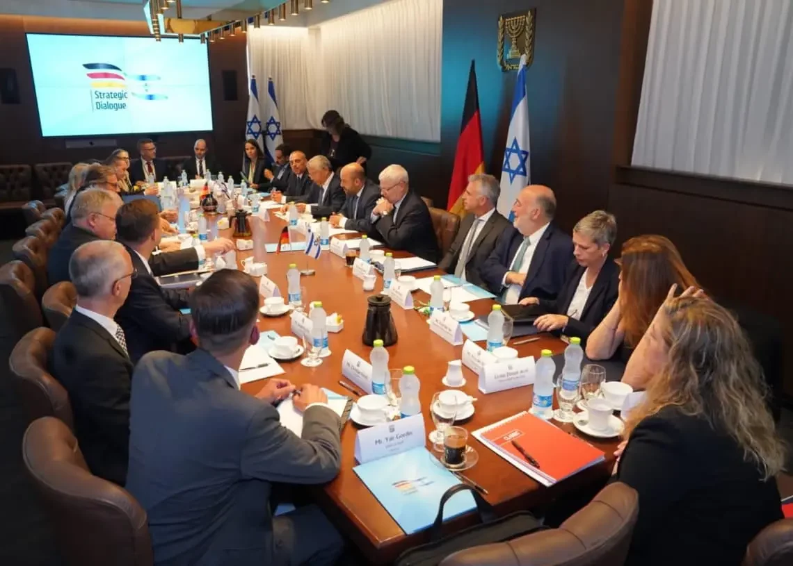 Funcionarios israelíes mantienen un diálogo estratégico con Alemania