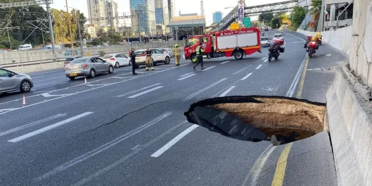 Autopista enTel Aviv permanecerá cerrada debido a preocupación por las aguas subterráneas