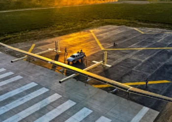 China presenta un dron que funciona con energía solar y puede usarse como satélite