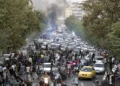 Irán ordenó a las fuerzas de seguridad “enfrentar duramente” a los manifestantes