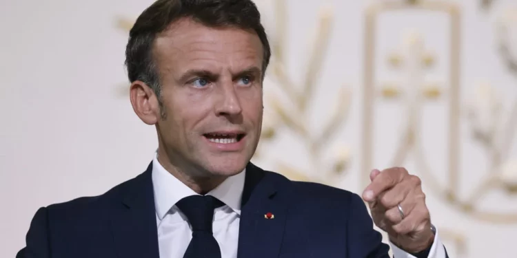 Macron se reunirá con Raisi y le instará a aceptar el acuerdo nuclear