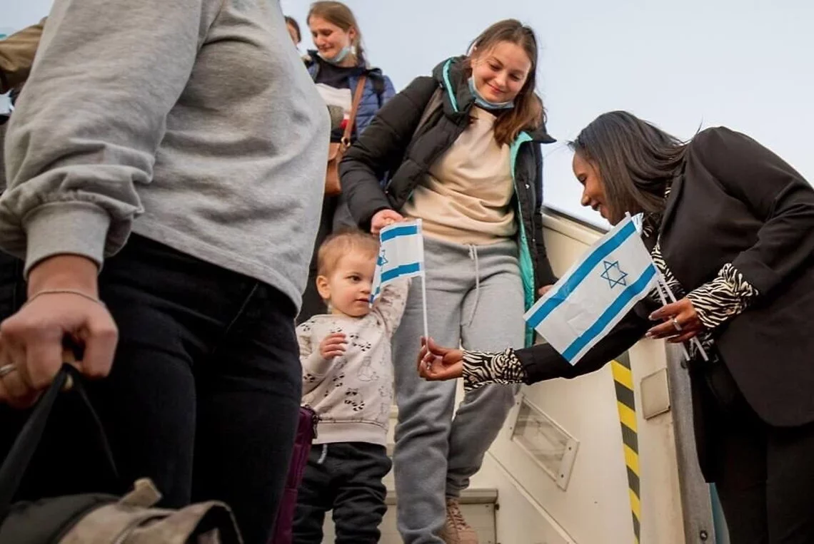 Dos tercios de los 50.500 nuevos inmigrantes este año están relacionados con la guerra en Ucrania