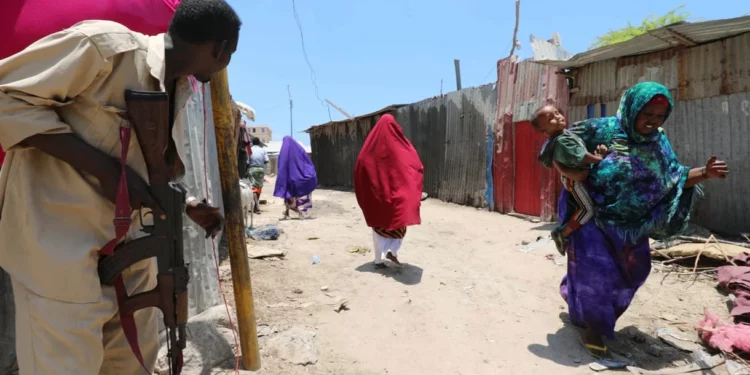 Atentado suicida en Somalia mata a un soldado y hiere a seis