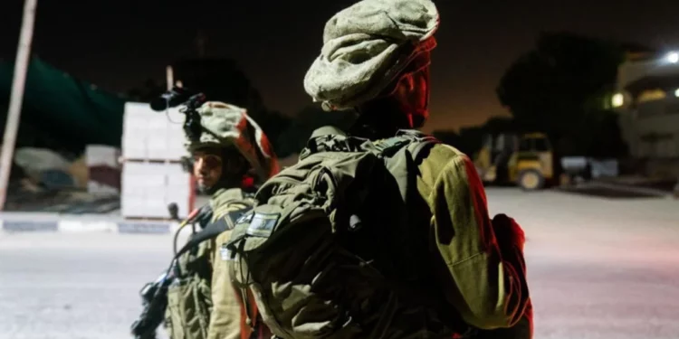 Islamistas lanzan explosivos contra un puesto militar en Judea y Samaria: cuatro soldados heridos
