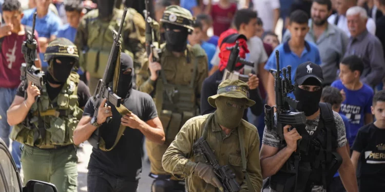 La “incapacidad” de la AP impulsa las operaciones antiterroristas de las FDI en Judea y Samaria