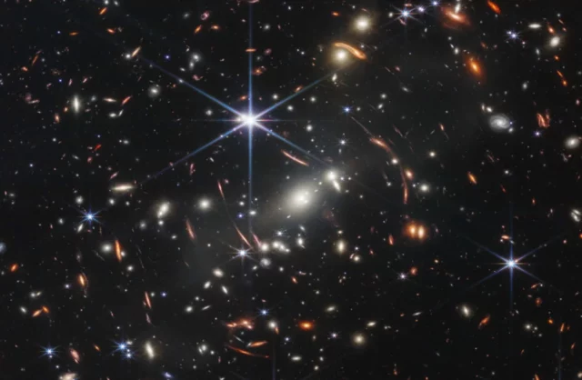 James Webb revela una galaxia que brilla con los cúmulos estelares más antiguos del universo